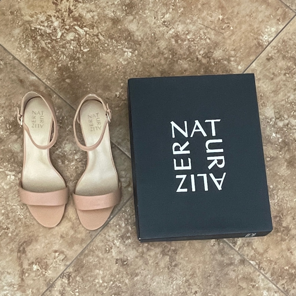Women sandals